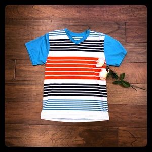 Boys V Neck T Shirt. Size M.